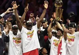 包含猛龙战胜老鹰,双外援发挥稳定带领球队获胜的词条 包含猛龙战胜老鹰,双外援发挥稳定带领球队获胜的词条