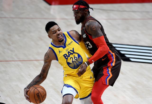 关于尼克斯队喜获背靠背胜利，球队逐渐开始崛起重回巅峰的信息