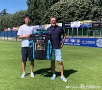 苹果手机-利物浦门将租借法甲球队，寻求更多比赛机会